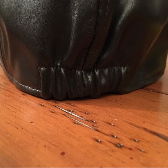 🎉HP 🎁 Newsboy Hat Faux Leather - Picture 5 of 5